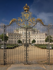 cancello, stemma, oro, corona, villa, parco, palazzo, reggia, cancelli, ferro